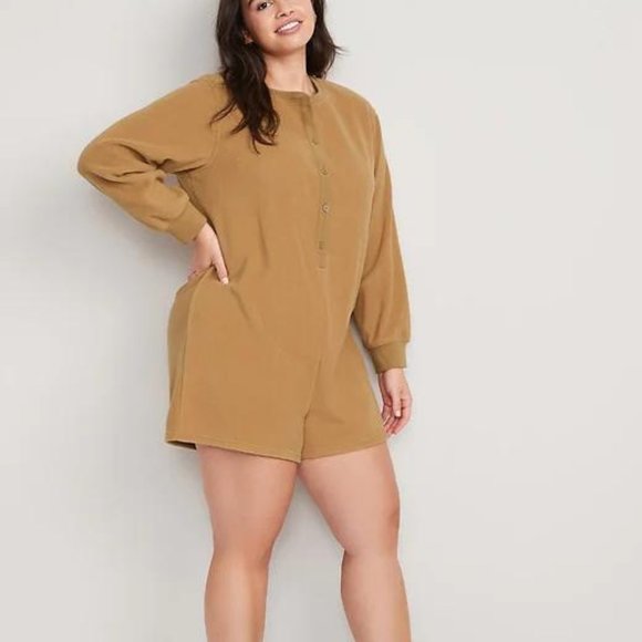 Old Navy Fleece Henley Pajama Romper -- 3.5-inch inseam for Women - Picture 4 of 5
